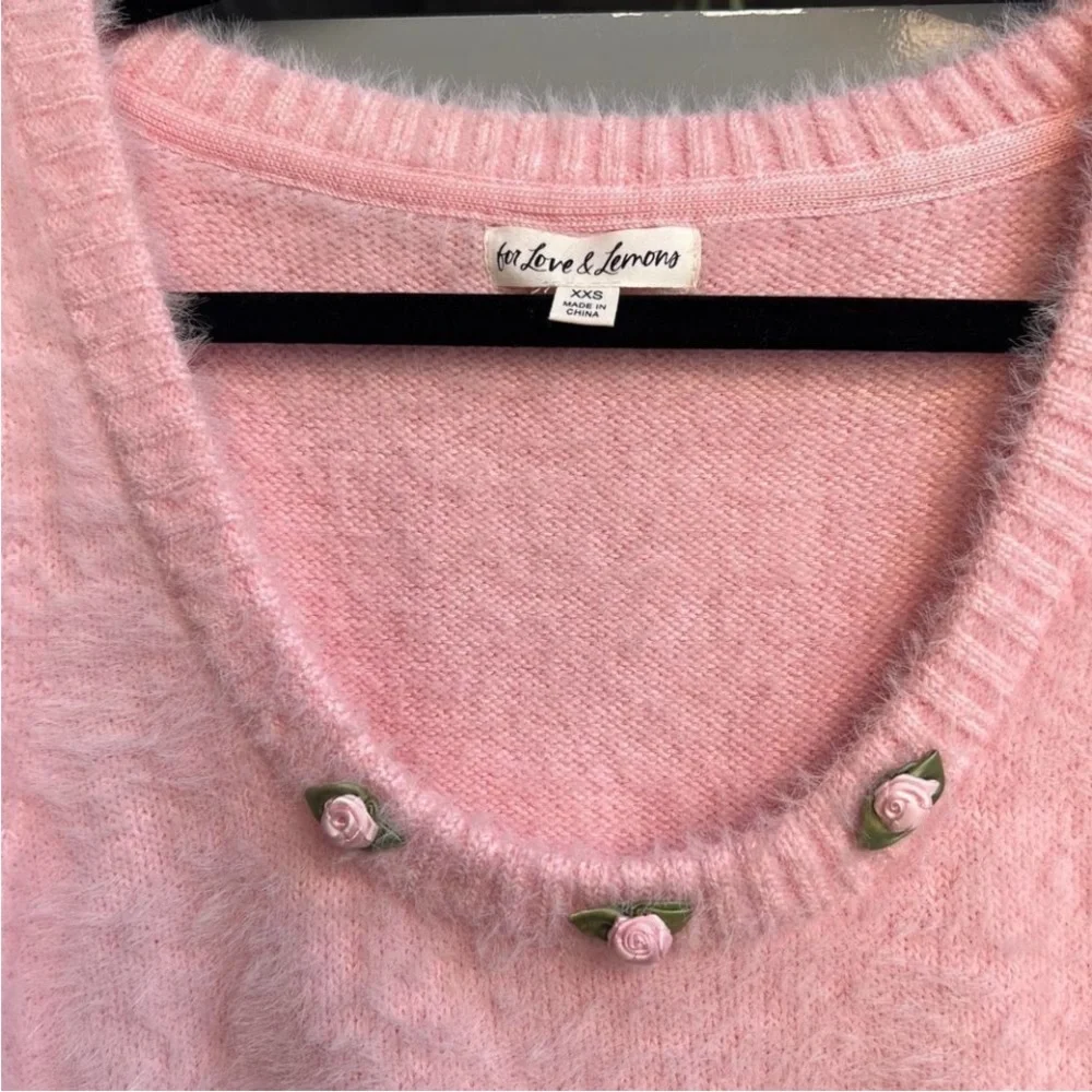 For Love & Lemons Anastasia
Carnation Cropped Sweater Size
XXS - Picture 4 of 7